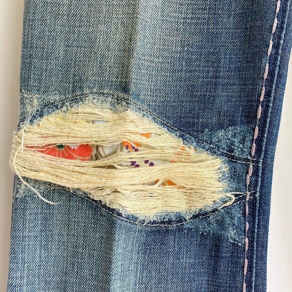 Joe's VNTG Series 197 Boot Cut Factory Destroyed - Picture 3 of 10